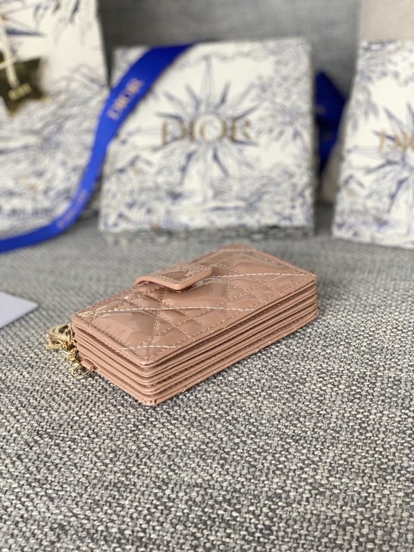 ディオール財布全体デザイン